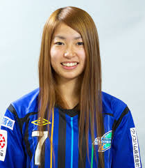 成宮唯 - 女子サッカー選手