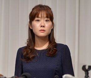 小保方晴子 - 元 生物学者