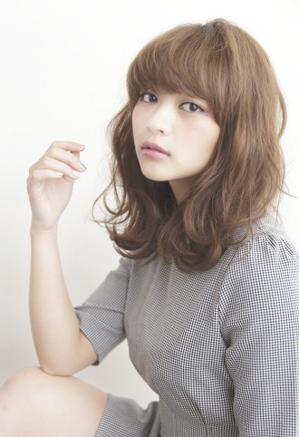 里々佳 - モデル、タレント