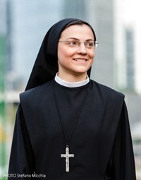 シスター・クリスティーナ - 修道女、歌手