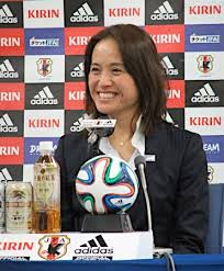 高倉麻子 - 元女子サッカー選手、監督