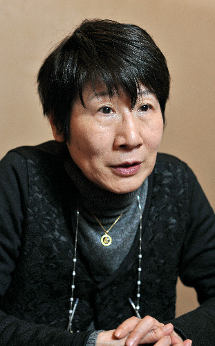 津島佑子 - 作家