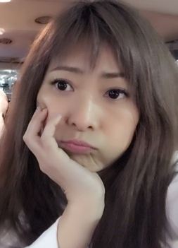 岡田祐佳 - 元お笑いタレント・上嶋祐佳