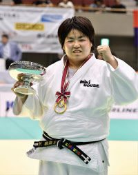 山部佳苗 - 柔道選手